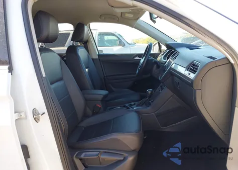 2020 Volkswagen Tiguan 2.0T Se/2.0T Se R-Line Black/2.0T Sel из США, поврежденный, VIN 3VV2B7AX1LM092505